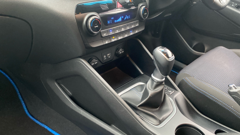 Hyundai Tucson 1.7 CRDi Blue Drive SE 5dr 2WD Diesel Estate